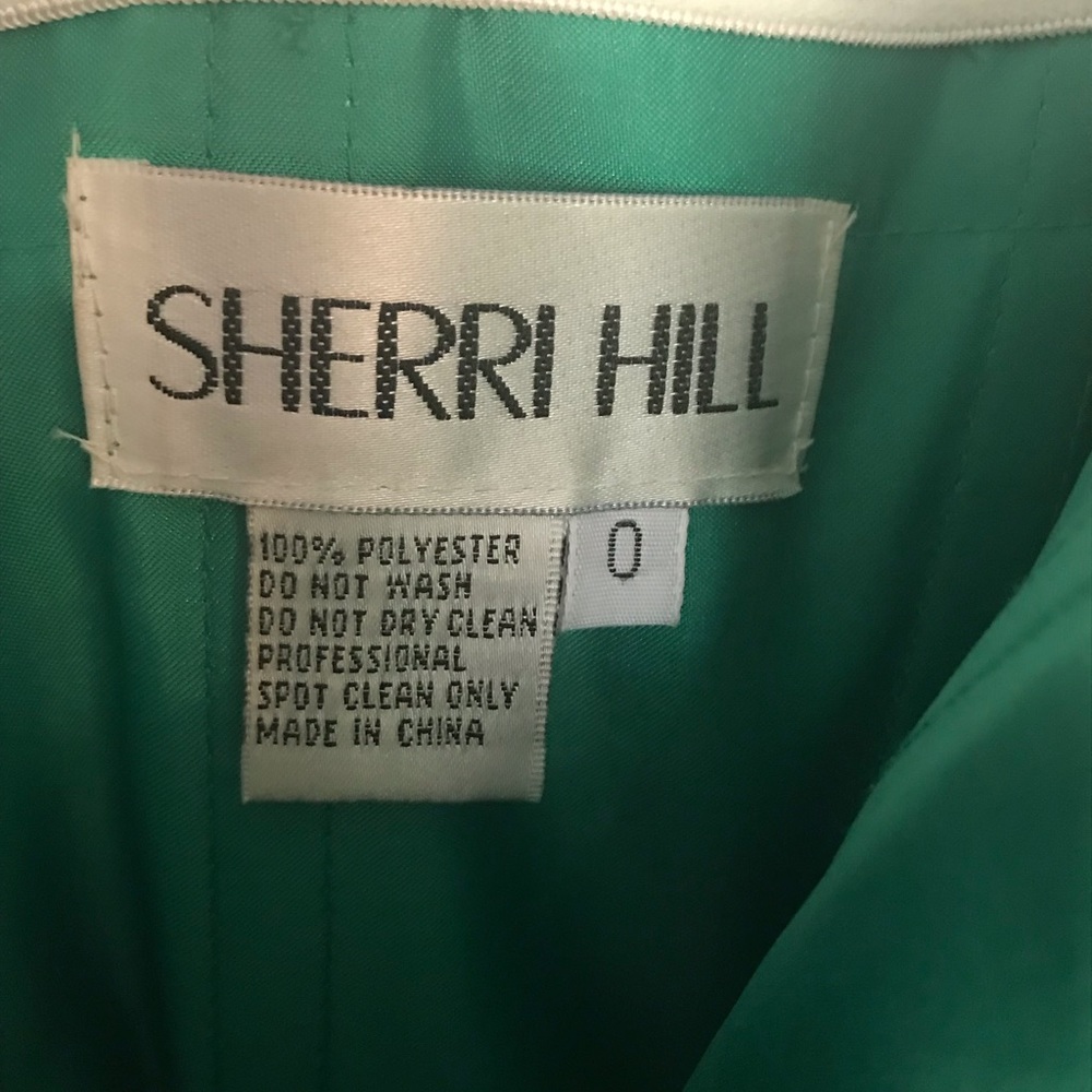 Sherri Hill 1539 Emerald Green Dress - Picture 7 of 8